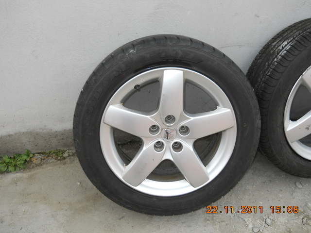 vand 4 jante originala peugeot 407 cu cauciucuri si senzori de presiune
