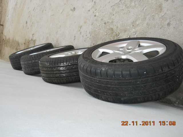 vand 4 jante originala peugeot 407 cu cauciucuri si senzori de presiune