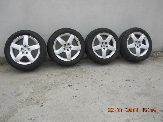 vand 4 jante originala peugeot 407 cu cauciucuri si senzori de presiune