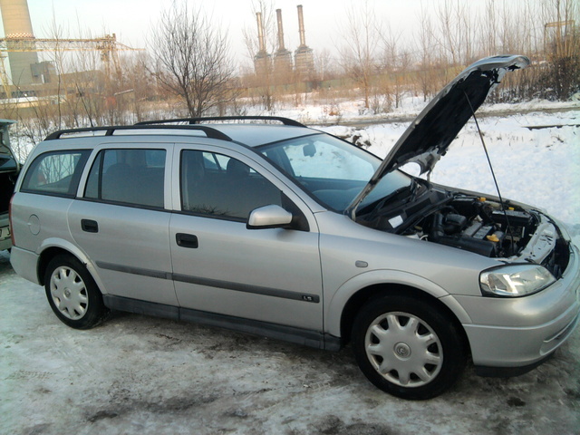 Dezmembrez Opel Astra 1.6 16  Valve  an 2000-2003