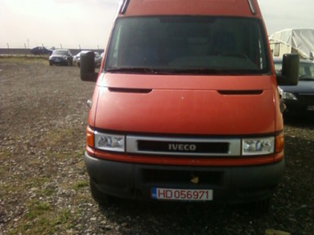 Dezmembrez autoutilitare Renault, Ford si Iveco