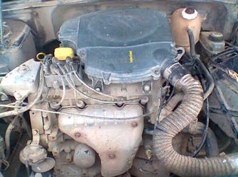 motor complect renault 1.4 benzina, electromotor, alternator, pomba de benzina, piese de caroserie,