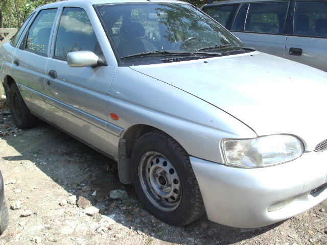 dezmembrari/dezmembrez/piese ford escort
