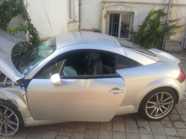 dezmembrez audi TT, motorizari: motorizari:	1.8L Turbo I4, 3.2L VR6 2000-2004-2012