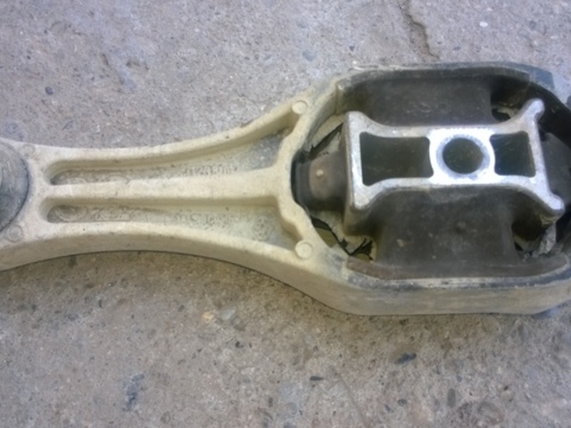 tampon antibalans motor (bieleta anticuplu)  Renaul Megane 3/ Fluence , 1.5 dci, cod 112380004R