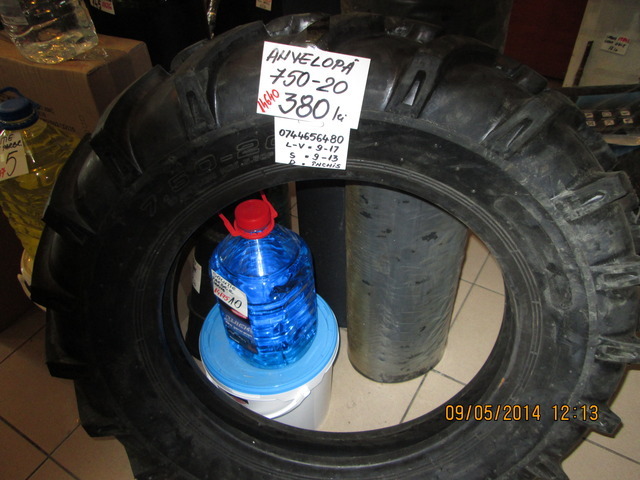 ANVELOPA TRACTOR U 650 ,CU CAMERA