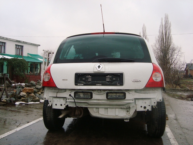 Dezmembrez Renault Clio 1.2 b