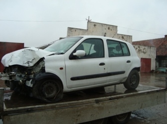 Parc Auto Racasdia dezmembreaza Renault Clio