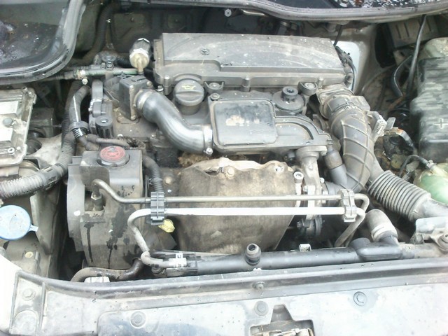 peugeot 206 5usi an 2002 motor 1.4hdi tip 8hx