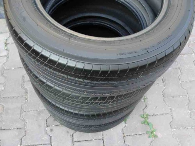 4 anvelope vara - yokohama - 195/60 r15 la numai 75lei/bucata