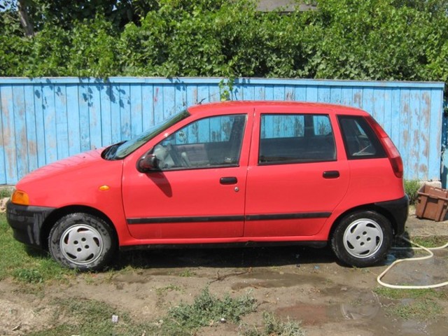 Dezmembrez fiat punto 1994,1995,1996,197,1998,1999 piese