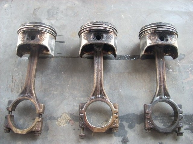 Piston cu biela vw golf 4 1,4 16v