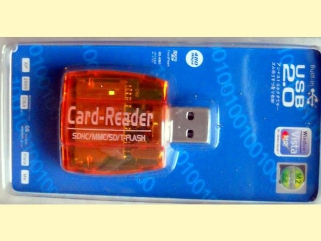 Cititor carduri mic designdeosebit broscuta sd card reader