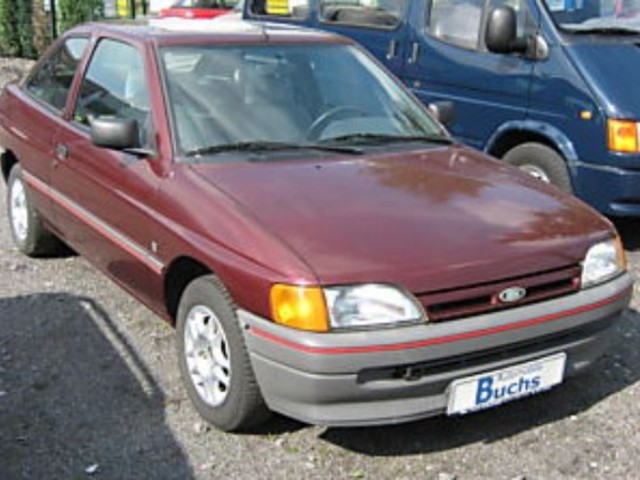 Vindem piese ford escort 1,8d,60cp,hatchback